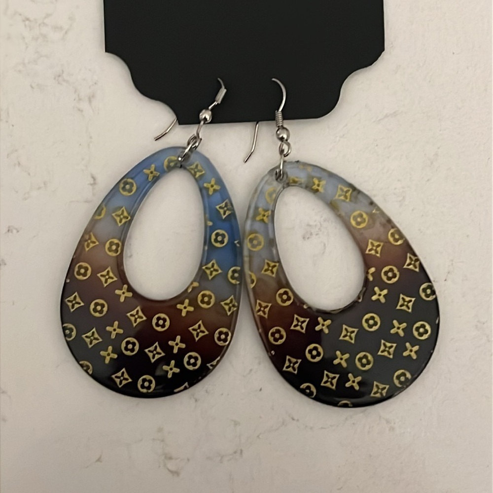 Hard Plastic statement earrings - Picture 9 of 9